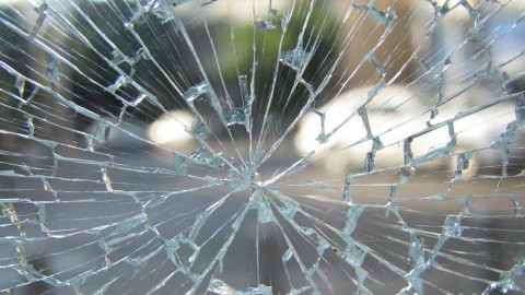 MUP: Kod Uba autobus sletio s puta, povrijeđen vozač i tri putnika thumb2.jpg