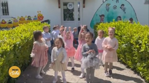Djeca iz vrtića u Nikšiću uglas pjevaju Nininu pjesmu thumb2.jpg