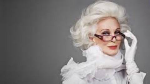 Najstarija manekenka na svijetu: Ima 94 godine i još uvijek radi  thumb2.jpg