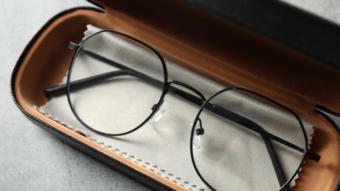 Kako pravilno njegovati naočare: Od čišćenja do zaštite thumb2.jpg