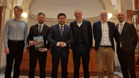 Abazović i Radovanić u Danskoj: Partnerstvo prilika za iskorak u zelenoj tranziciji i modernizaciji privrede thumb2.jpg